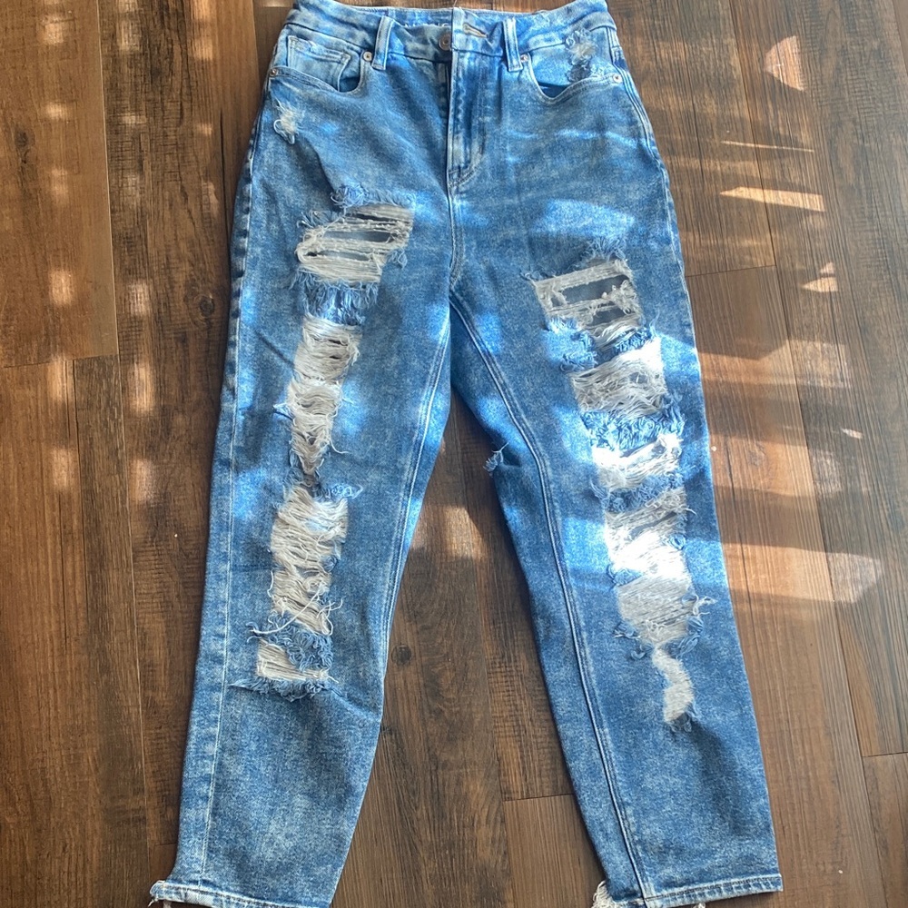 American Eagle Outfitters Distressed Denim Boyfriend Jeans